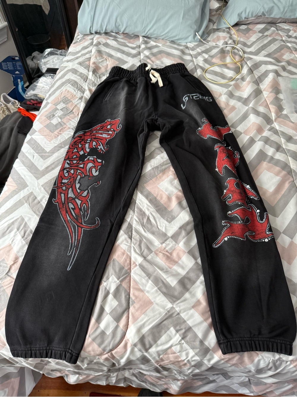 Lost Intricacy Black & Red Men’s Rhinestones Sweatpants Size XL